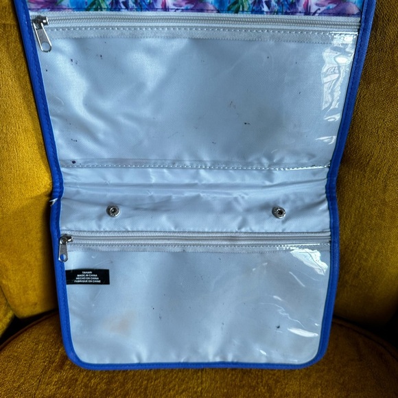 Assortment of makeup bags - Picture 4 of 12